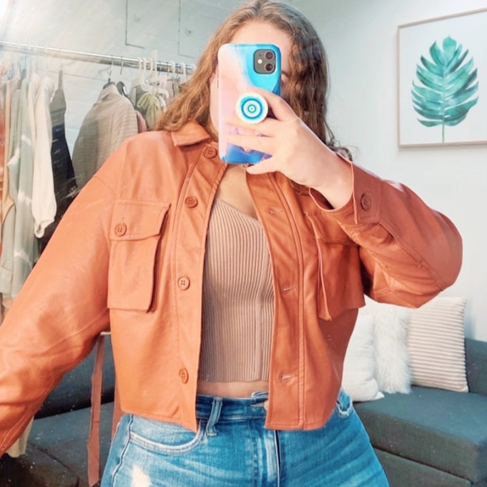 Cropped leather jacket